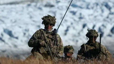 Greenland Jadi Lokasi Latihan Militer NATO, AS Turut Diundang