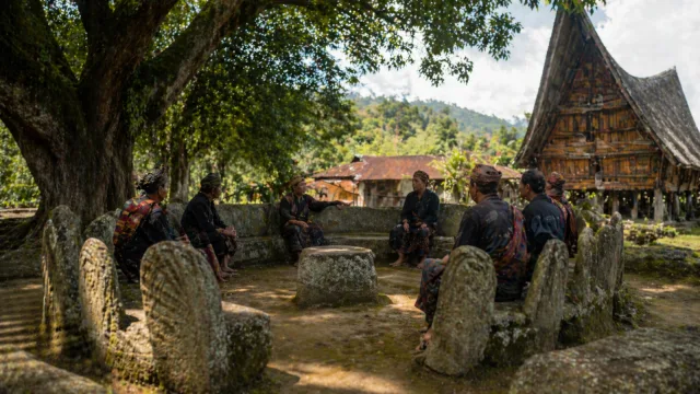Nilai Keadilan dalam Hukum Adat Batak Toba melalui Batu Persidangan Huta Siallagan