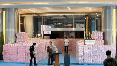 Kejagung Pamerkan 6T Uang Sitaan Hasil Korupsi