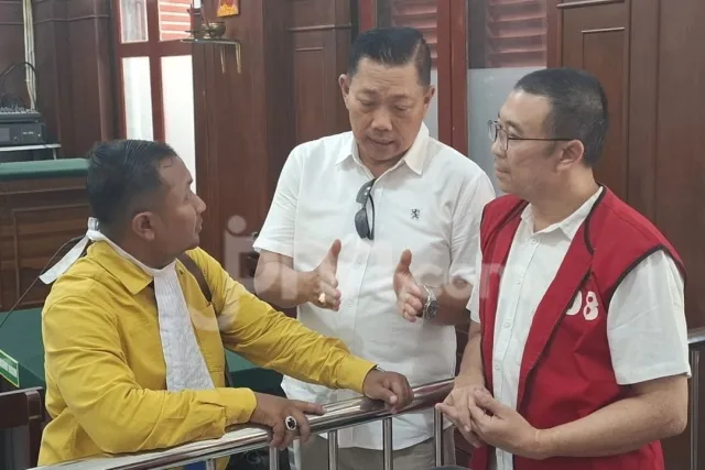 Sidang Perdana Samuel, Dalang Pengusiran Nenek Elina di PN Surabaya