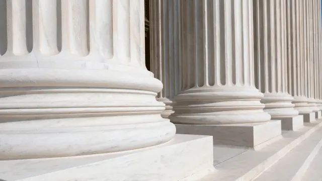 Memahami 2 Perbedaan Peradilan dan Pengadilan