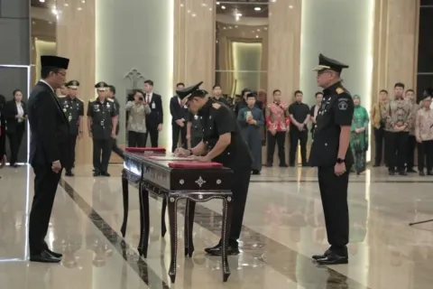 Kemenkum Kaji Putusan MK Terkait Usia Pensiun Notaris Hingga 70 Tahun