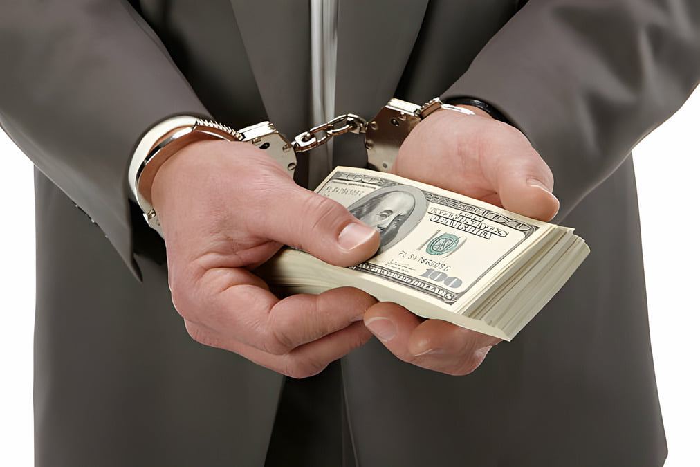Penyelidikan KPK kasus korupsi dan pencucian uang