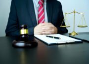 6 Perbedaan Corporate Lawyer dan Litigation Lawyer